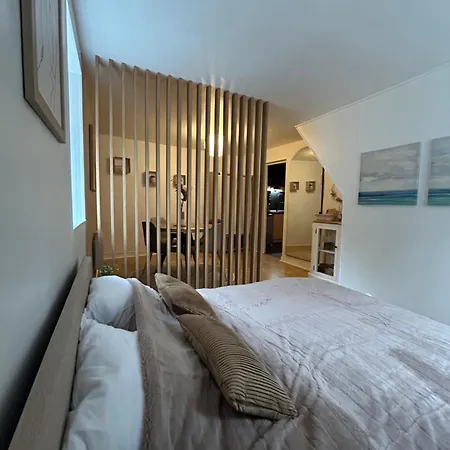 F2 Pour 4 Personnes Emplacement Ideal 2 Min A Pied De La Et Des Boutiques 公寓 *